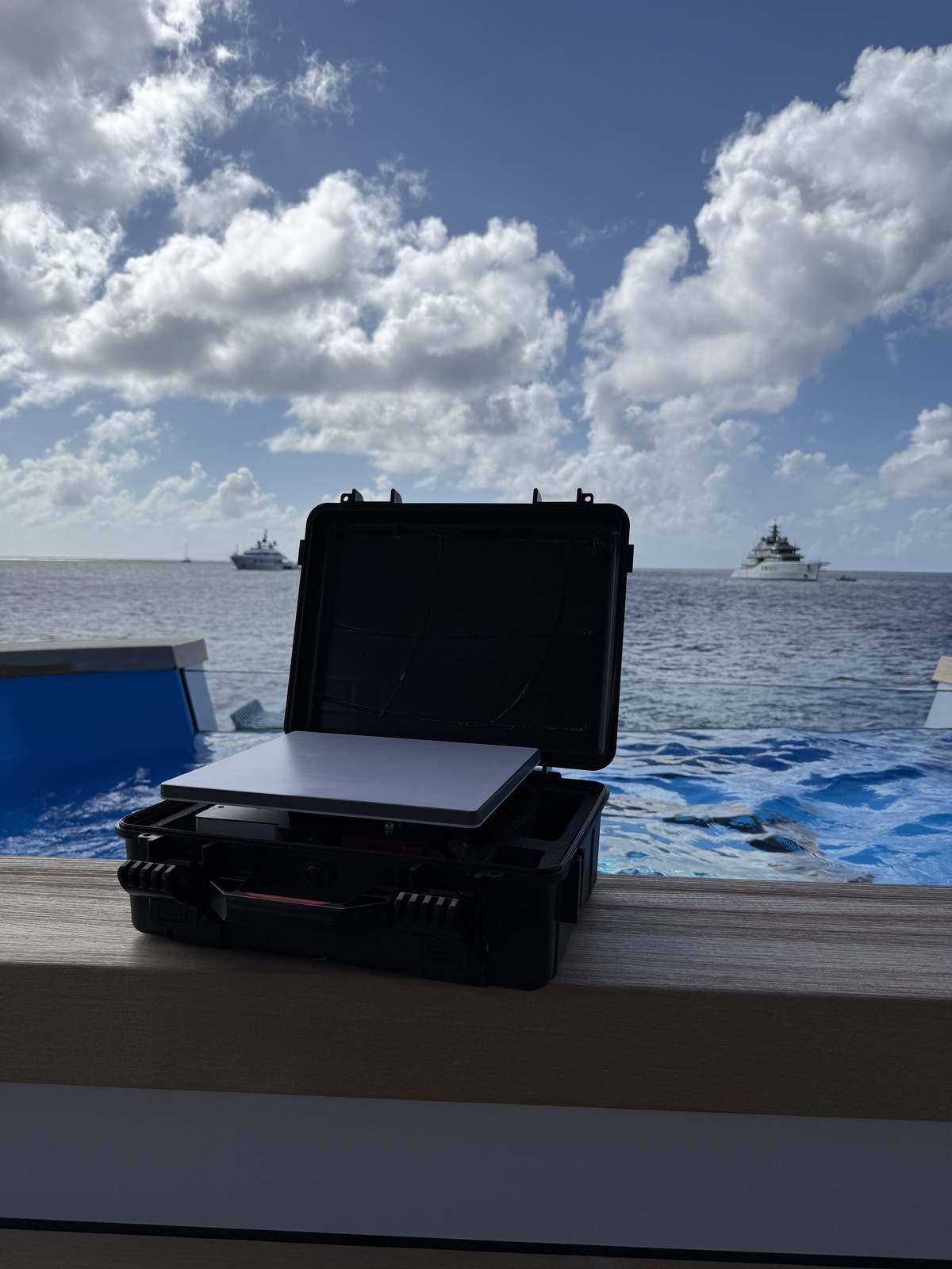 Rapid Connect portable Starlink deployment case